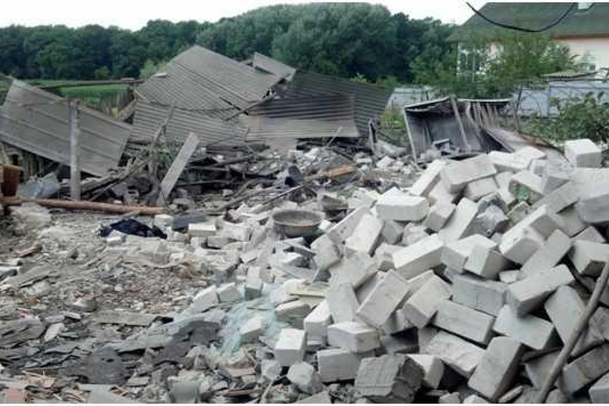 В село Боброво на Луганщине залетело 35 реактивных снарядов В село Боброво на Луганщине залетело 35 реактивных снарядов