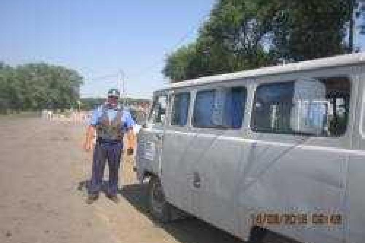 Сотрудники ГАИ Луганщины на блокпосту задержали угнанный автомобиль