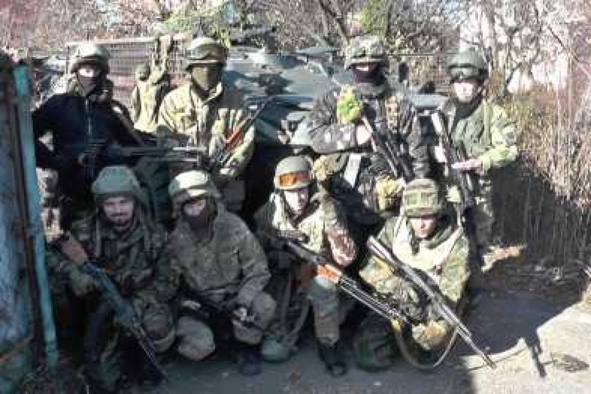 Бойцы «Правого сектора» под Мариуполем дразнят вражеских снайперов