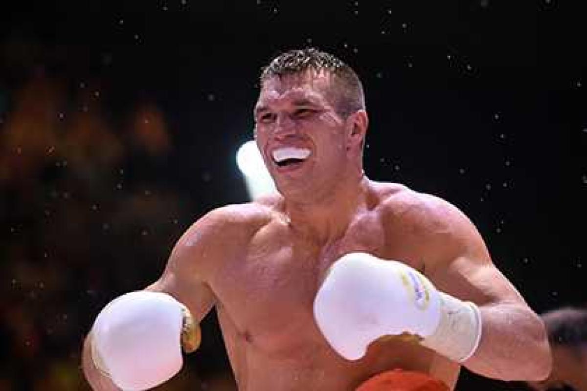 Чемпион мира потребовал вернуть девушек в бикини на боксерские ринги Чемпион мира потребовал вернуть девушек в бикини на боксерские ринги