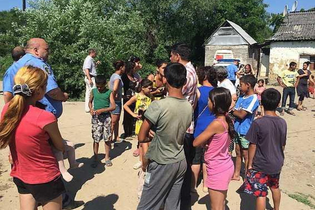 В цыганском лагере на Закарпатье конфликт между семьями уладили правоохранители 