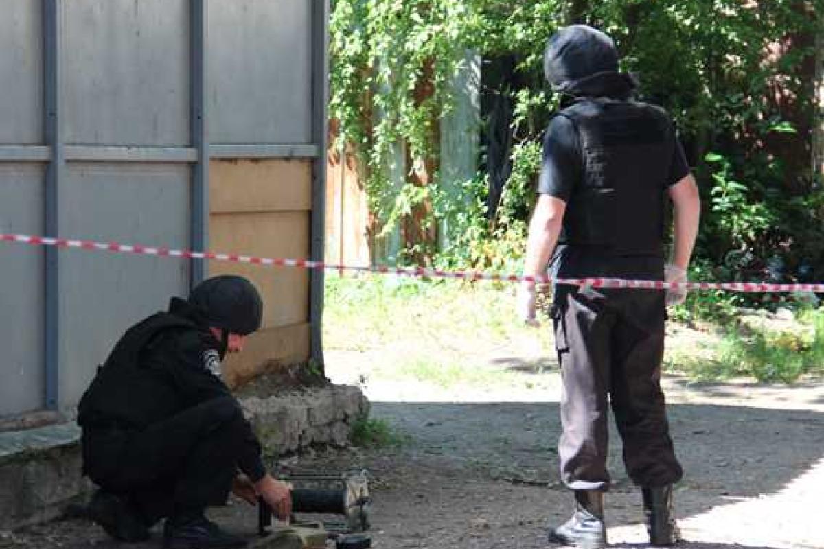 Житомирские правоохранители обезвредили подозрительный пакет Житомирские правоохранители обезвредили подозрительный пакет