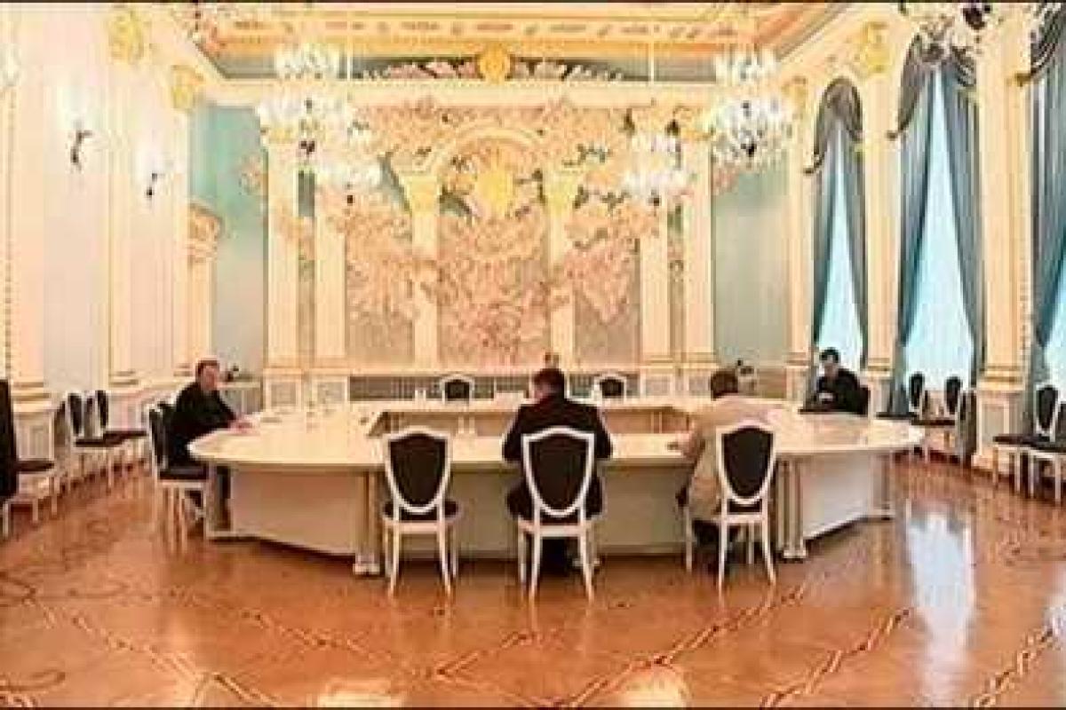 В Минске началась встреча рабочих подгрупп по урегулированию ситуации в Донбассе В Минске началась встреча рабочих подгрупп по урегулированию ситуации в Донбассе