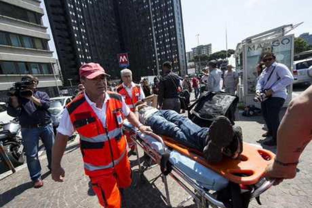 2 поезда метро столкнулись в Риме, есть пострадавшие