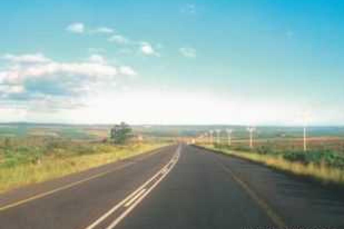 Яценюк дал задание отремонтировать чугуевскую трассу до зимы Яценюк дал задание отремонтировать чугуевскую трассу до зимы