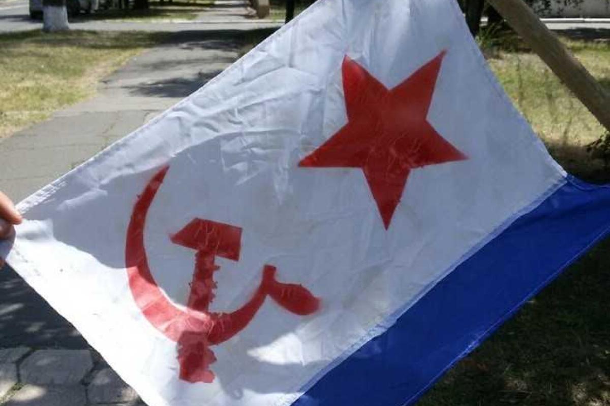 В центре Мариуполя прошло «шествие ДНР»