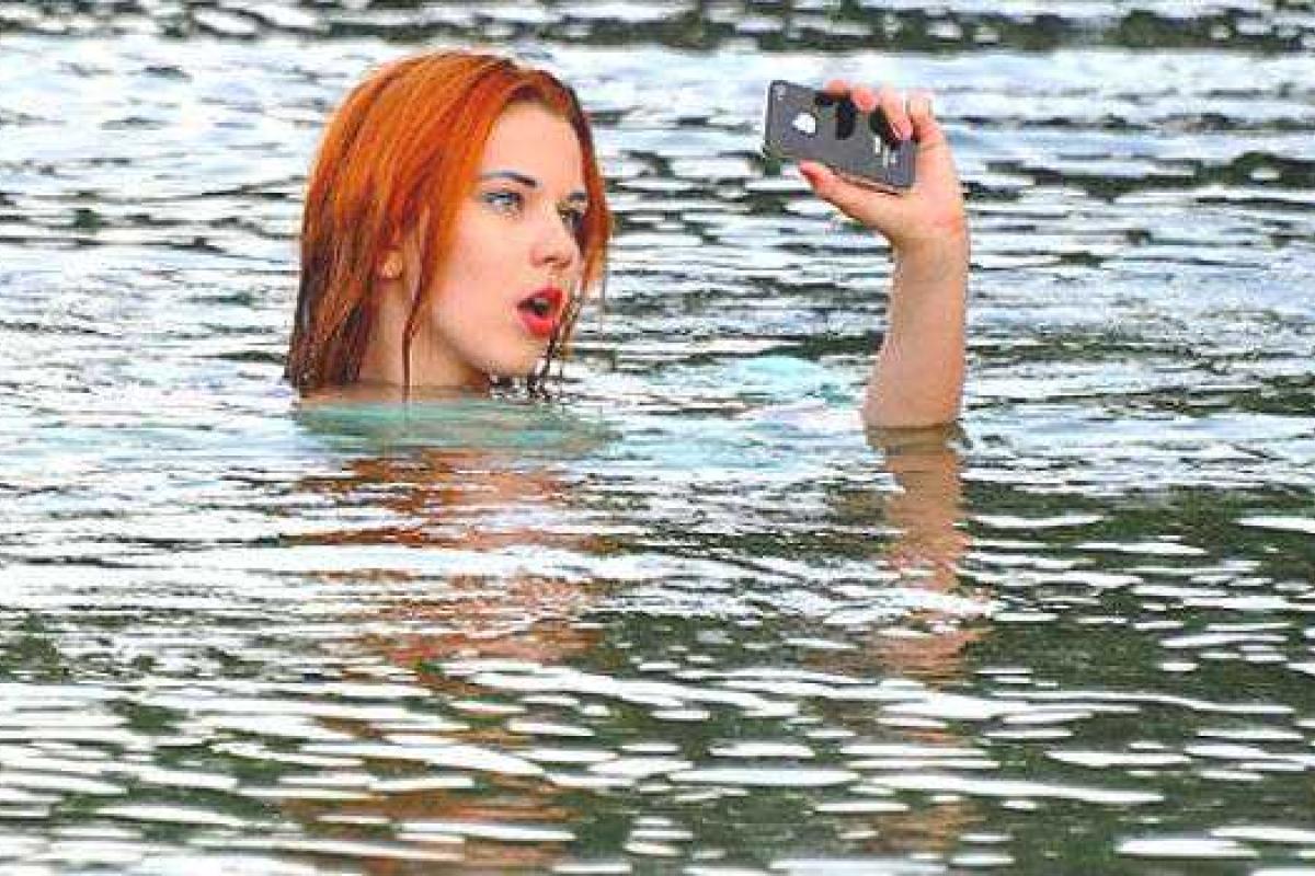 Психологи установили, из-за какого количества селфи начинается невроз