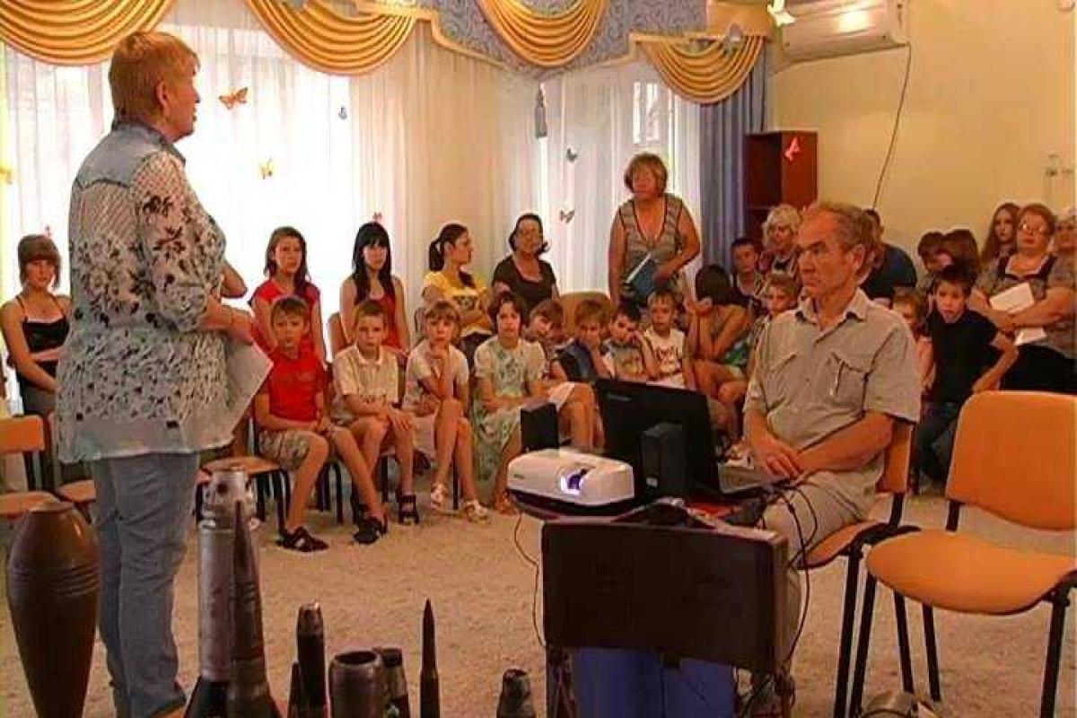 Молодое поколение луганчан готовят к длительной войне