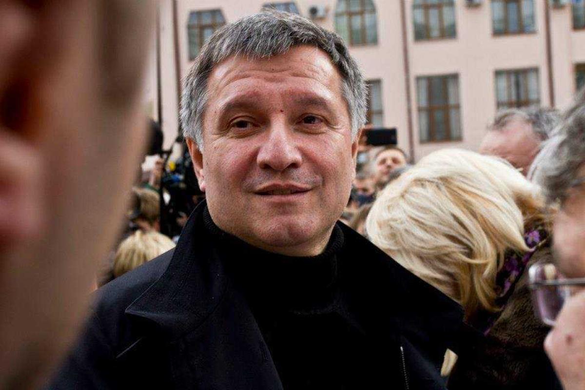 "Мне надоело смотреть в бесстыжие глаза" - Аваков уволил весь состав работников ГАИ Николаевской области "Мне надоело смотреть в бесстыжие глаза" - Аваков уволил весь состав работников ГАИ Николаевской области