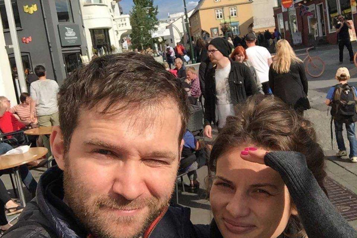 Победительница шоу "Холостяк" выходит замуж за чемпиона мира по покеру Победительница шоу "Холостяк" выходит замуж за чемпиона мира по покеру