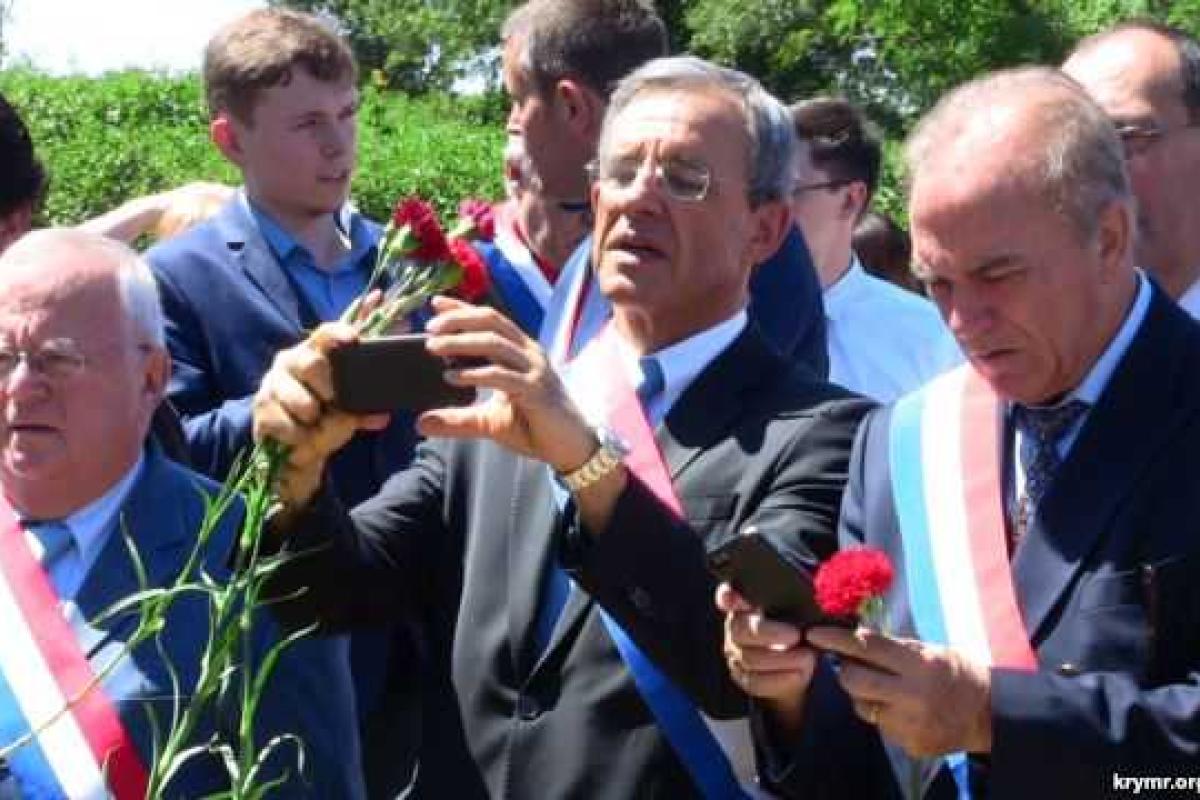 Французские депутаты после Крыма: ЕС врет Украине, а татар не преследуют Французские депутаты после Крыма: ЕС врет Украине, а татар не преследуют