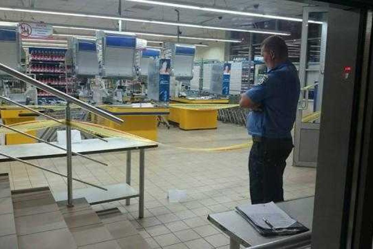 В Харькове неизвестный выстрелил в клиента супермаркета