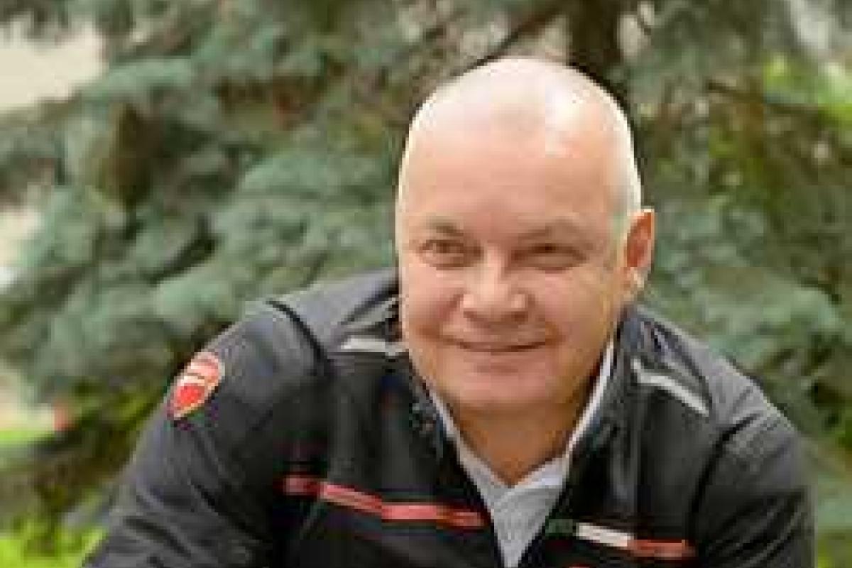 После бана аккаунтов Киселева в соцсетях, Facebook хотят заставить подчиняться российским законам После бана аккаунтов Киселева в соцсетях, Facebook хотят заставить подчиняться российским законам