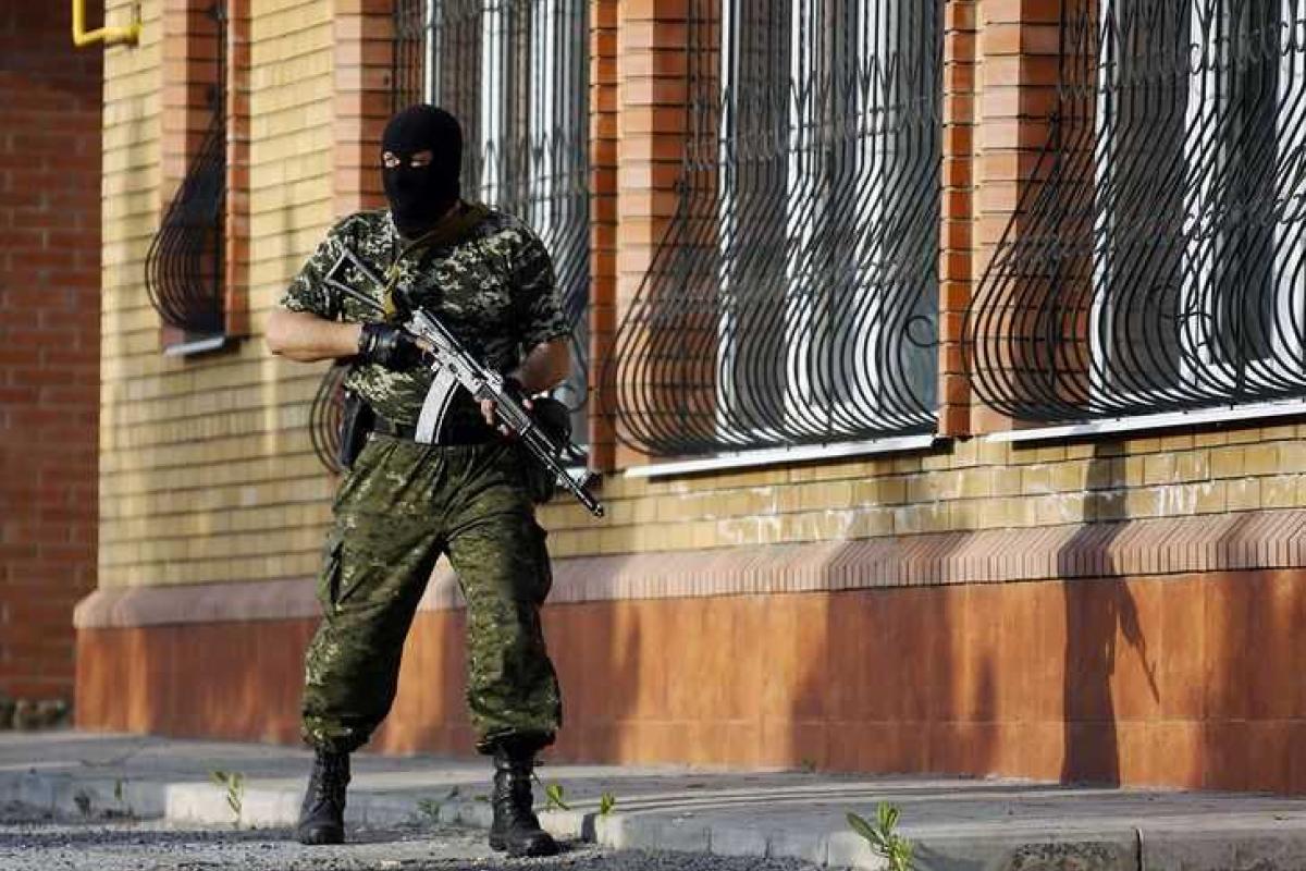 После выхода из Широкино террористы перенесли основные огневые усилия в район Чермалыка и Павлополя После выхода из Широкино террористы перенесли основные огневые усилия в район Чермалыка и Павлополя