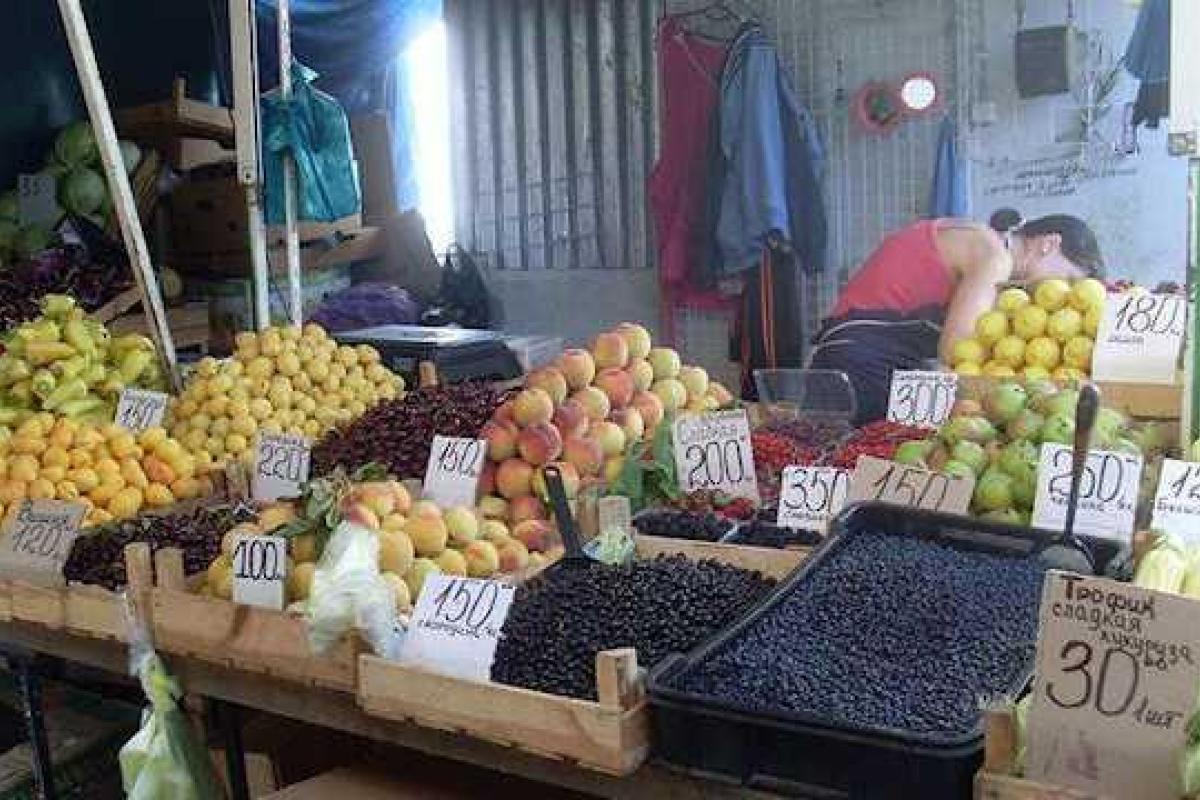 Отдых не для бедных: цены на рынке в Ялте шокируют Отдых не для бедных: цены на рынке в Ялте шокируют