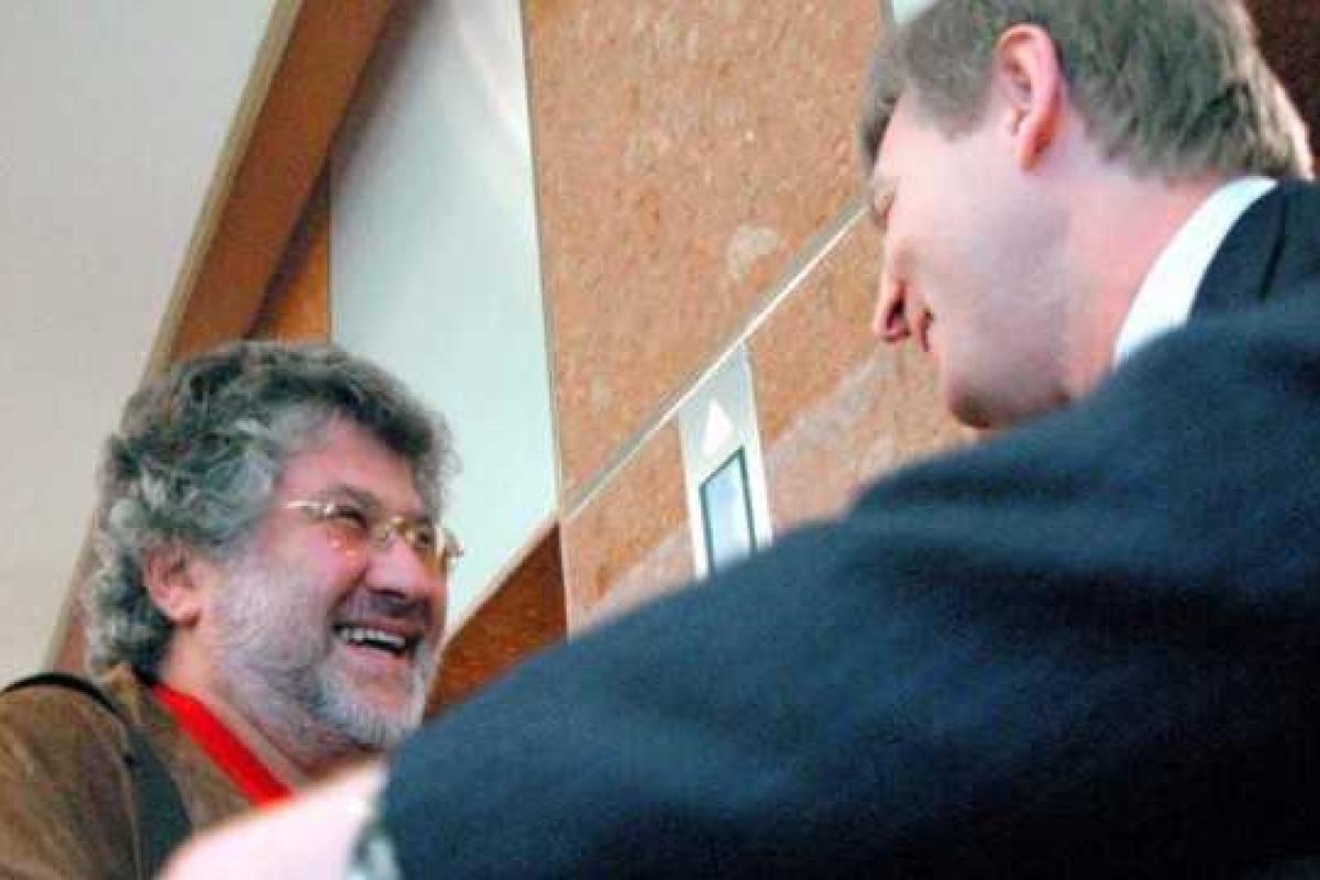 Коломойский пожалел коллегу-олигарха Ахметова Коломойский пожалел коллегу-олигарха Ахметова