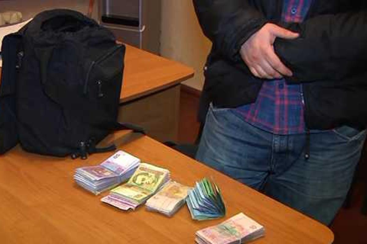 В Николаевской области ограбили АЗС, ранен охранник В Николаевской области ограбили АЗС, ранен охранник