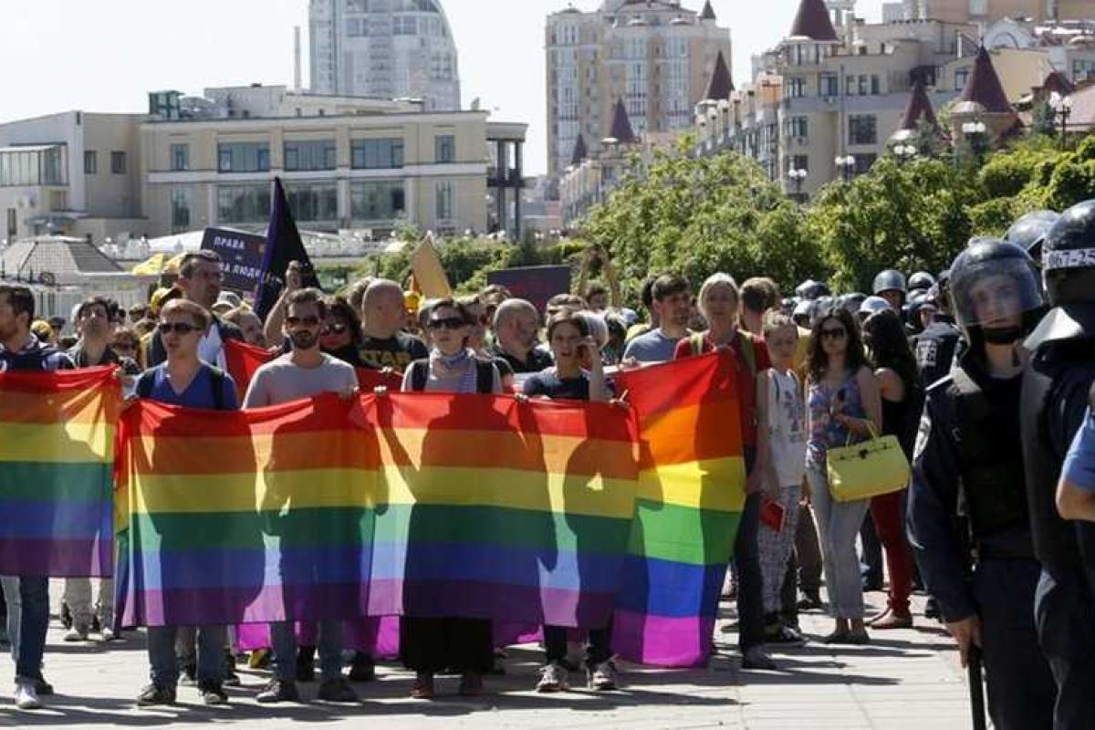 Не ругайте ЛГБТ, сначала на себя посмотрите, - журналист