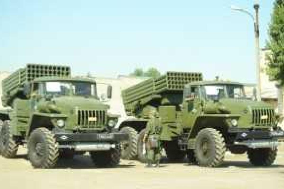 Через Ровеньки в сторону Луганска прошла очередная колонна «Градов» Через Ровеньки в сторону Луганска прошла очередная колонна «Градов»