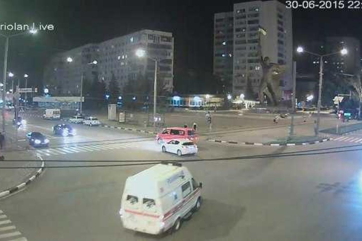 В Харькове прогремел мощный взрыв В Харькове прогремел мощный взрыв