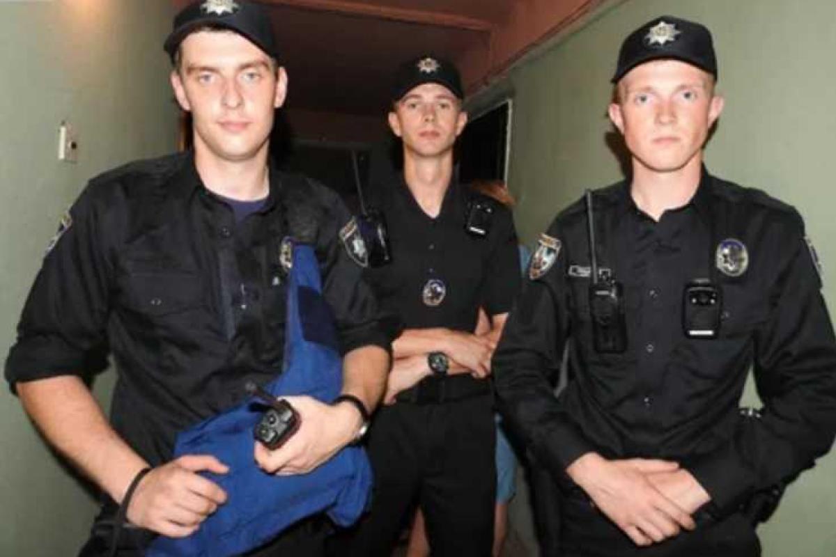 Полиция при поддержке граждан победила коллекторов и милицию