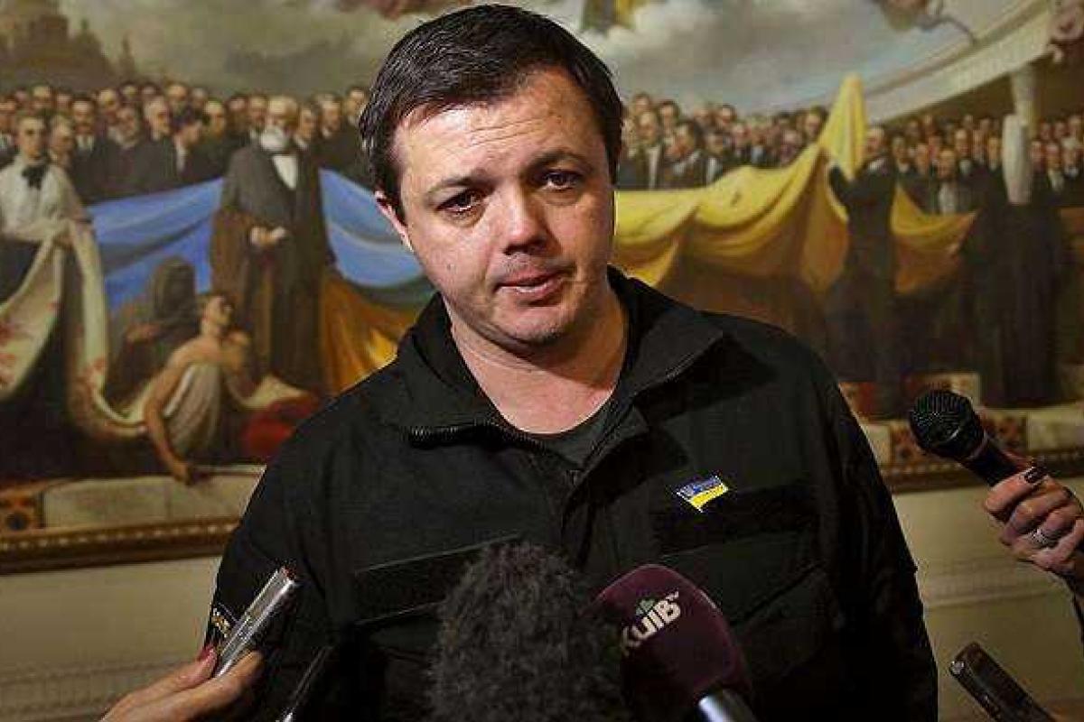 Над Украиной летает тень любителя страусов – Семенченко Над Украиной летает тень любителя страусов – Семенченко