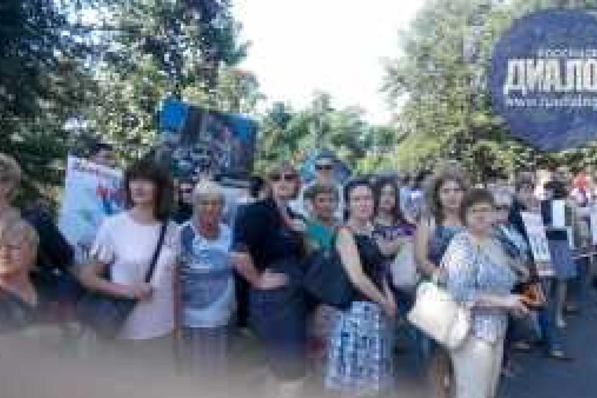 Жители Донецка поставили ультиматум миссии ОБСЕ Жители Донецка поставили ультиматум миссии ОБСЕ