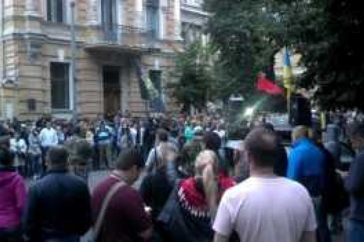 «ПС» обещает новую революцию уже завтра: пикеты пройдут во многих украинских городах «ПС» обещает новую революцию уже завтра: пикеты пройдут во многих украинских городах