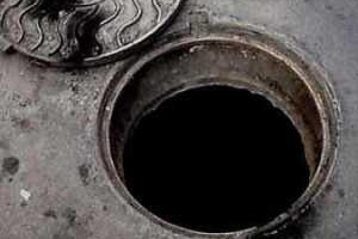 В Харькове 4 человека задохнулись в канализационном коллекторе