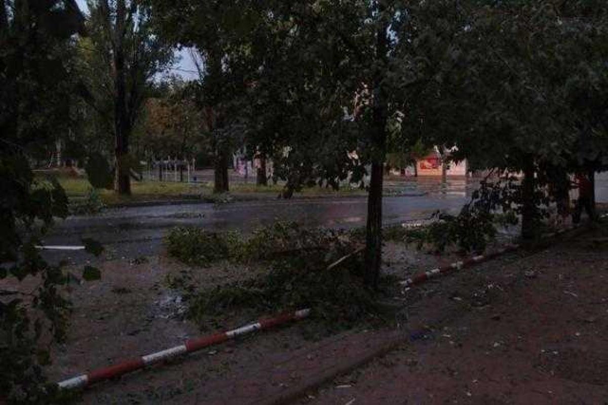 Сводка разрушений в Донецке за 10 июля: снаряды повредили десятки домов Сводка разрушений в Донецке за 10 июля: снаряды повредили десятки домов