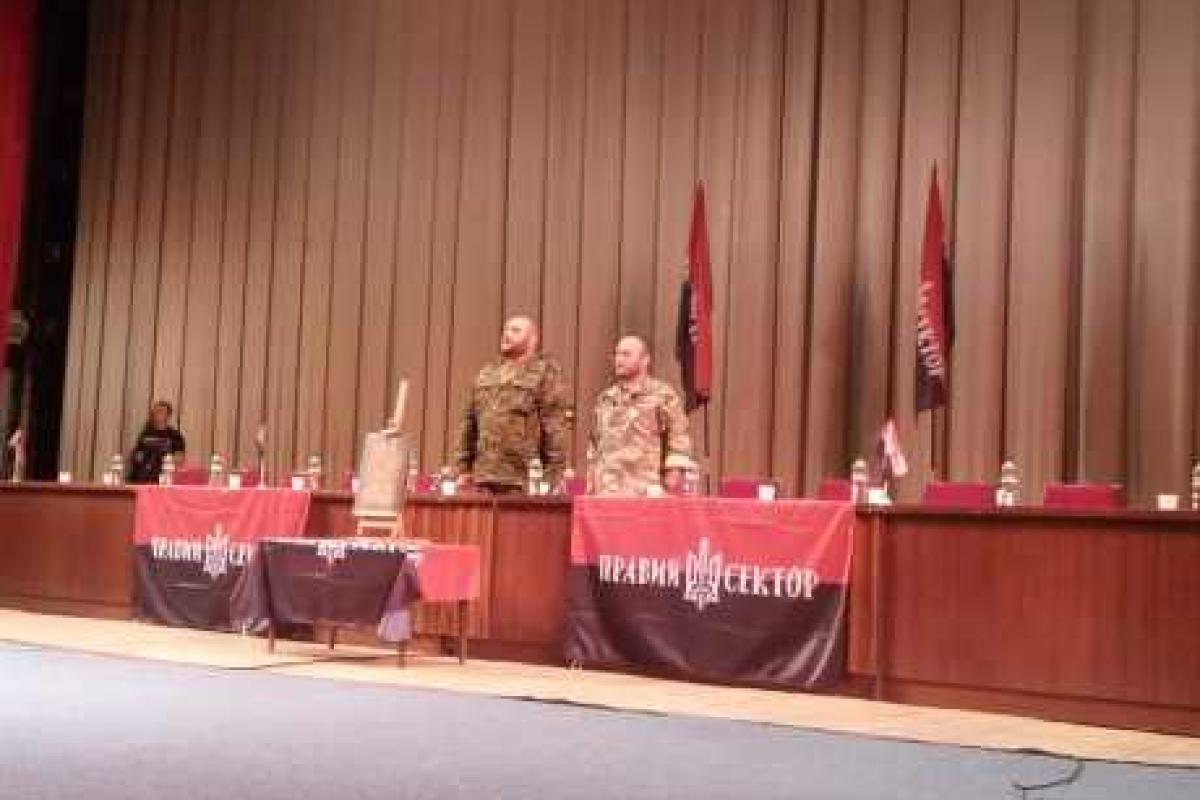 "Правый сектор" отказался от выборов и выдвинул ряд требований "Правый сектор" отказался от выборов и выдвинул ряд требований