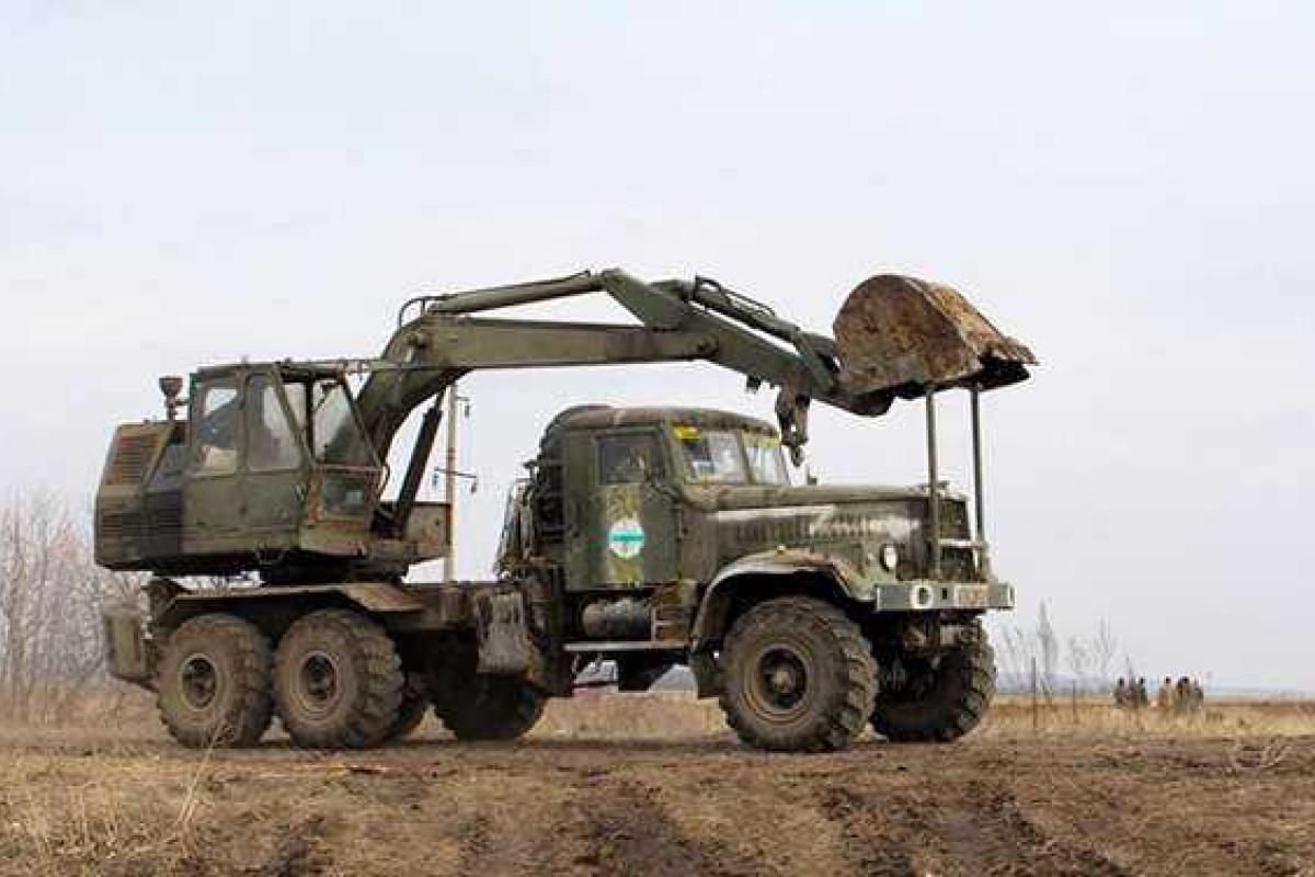 Муженко проверил оборонительные объекты на Донбассе