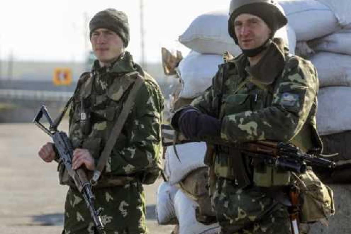 В поселке Веселая Гора местных "ополченцев" заменили россияне В поселке Веселая Гора местных "ополченцев" заменили россияне