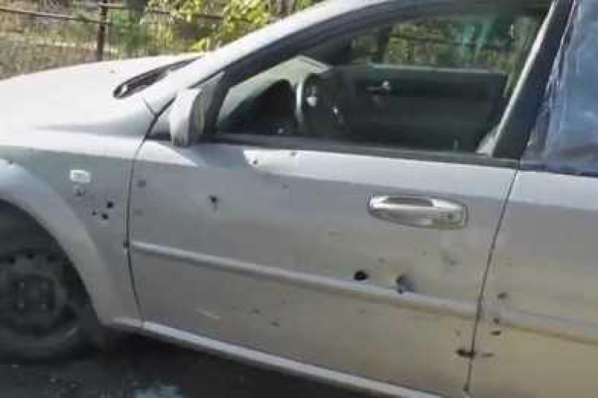 Боевики обстреляли мирных жителей на блокпосту в Майорске. Ранены две женщины