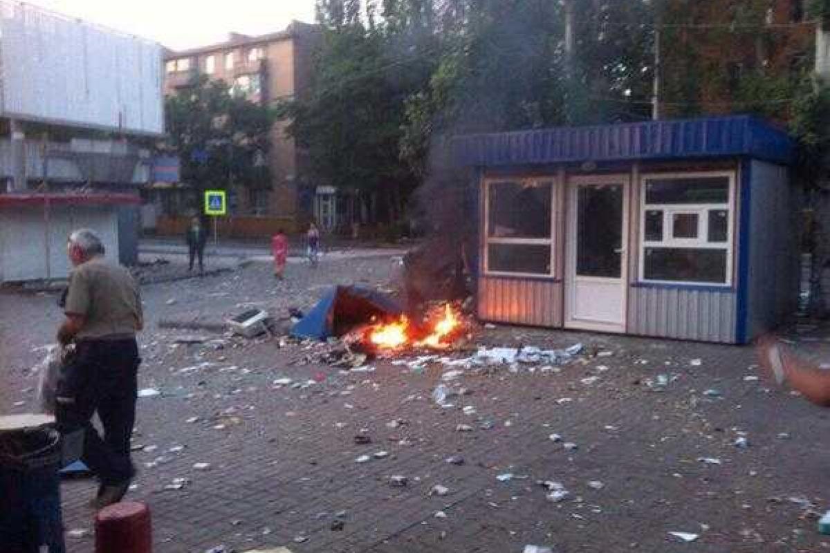 Во время обстрела Донецка погиб мужчина, в городе много разрушений Во время обстрела Донецка погиб мужчина, в городе много разрушений