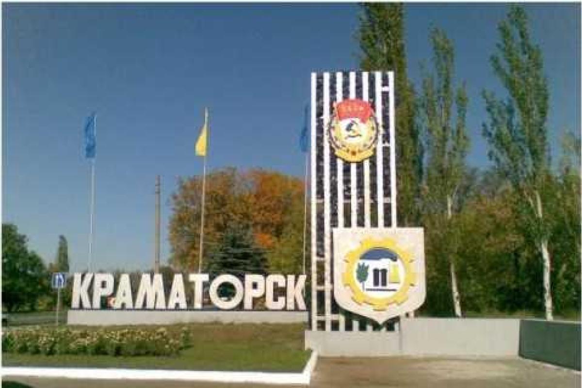 В сети появилось видео противостояния жителей Краматорска вооруженным боевикам В сети появилось видео противостояния жителей Краматорска вооруженным боевикам