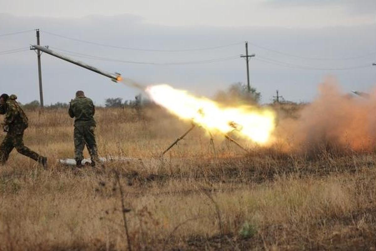 Боевики обстреляли позиции сил АТО в районе Бахмутской трассы Боевики обстреляли позиции сил АТО в районе Бахмутской трассы