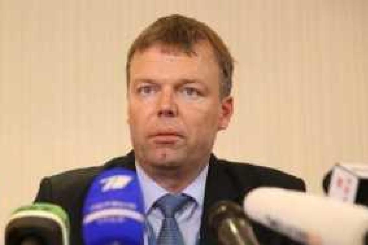 Глава миссии ОБСЕ в Донбассе Александр Хуг назвал происшествие в Донецке вандализмом Глава миссии ОБСЕ в Донбассе Александр Хуг назвал происшествие в Донецке вандализмом