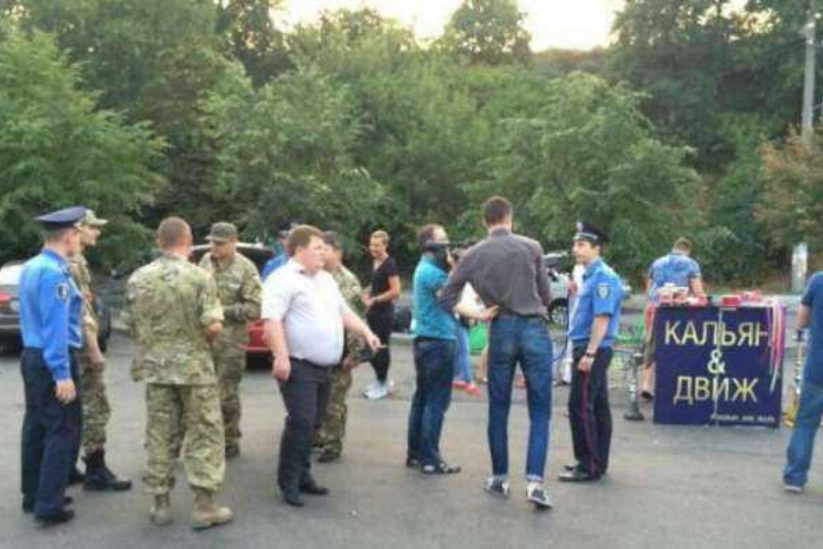 В Киеве в ходе спецоперации «Мажор» вручили 10 повесток В Киеве в ходе спецоперации «Мажор» вручили 10 повесток