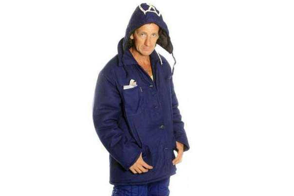 В «ЛНР» наладили производство фуфаек для Москвы В «ЛНР» наладили производство фуфаек для Москвы