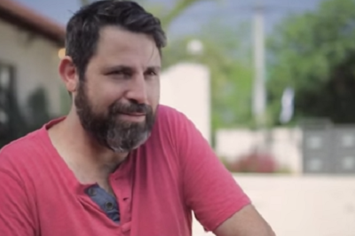 44-летний мужчина впервые сбрил бороду за 14 лет 44-летний мужчина впервые сбрил бороду за 14 лет