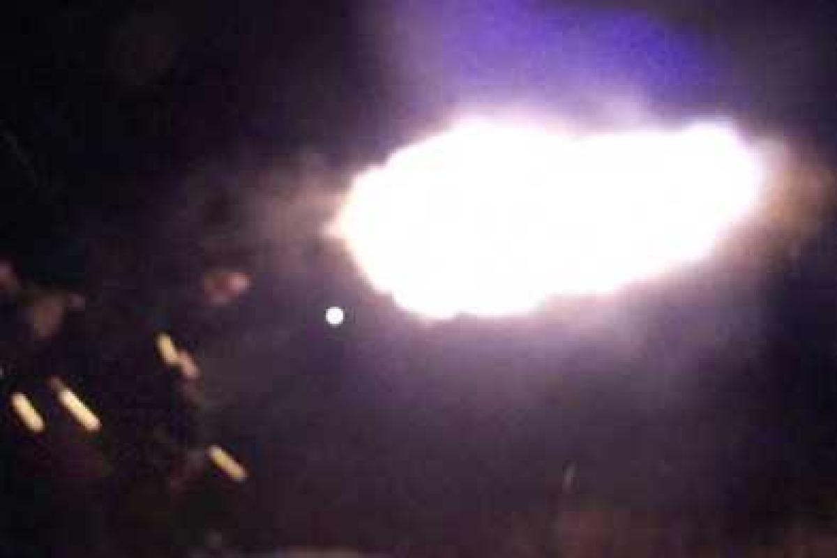 Жителей Мариуполя ночью разбудила стрельба из крупнокалиберных пулеметов Жителей Мариуполя ночью разбудила стрельба из крупнокалиберных пулеметов