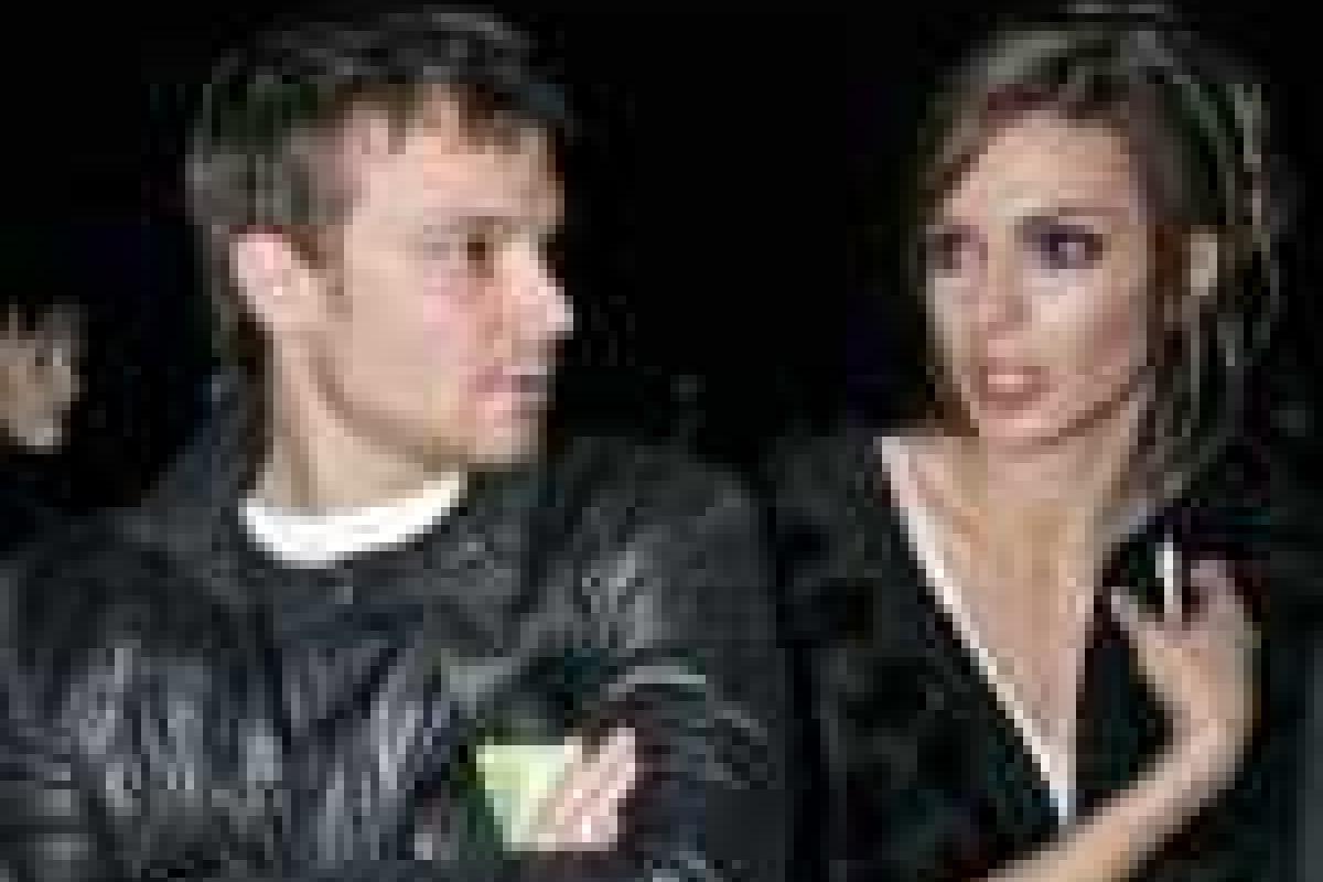 Российский актер Алексей Чадов ушел от жены и живет с братом Российский актер Алексей Чадов ушел от жены и живет с братом