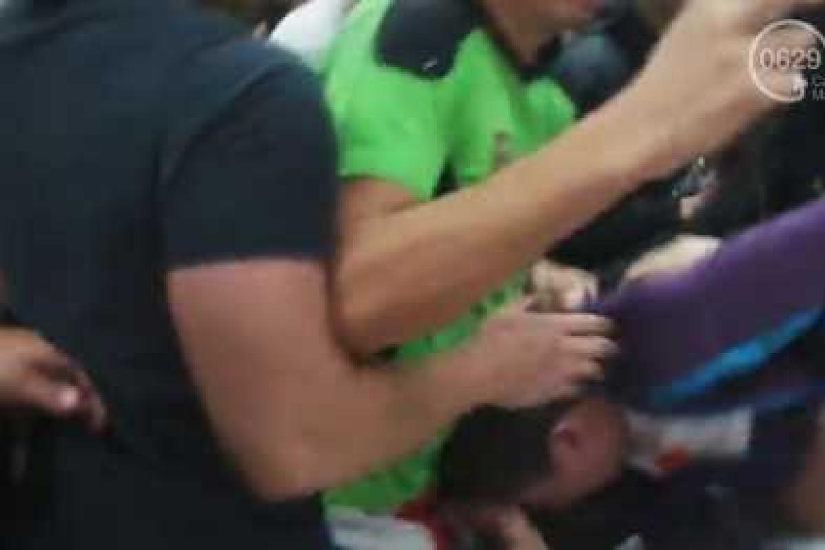 Стало известно, за что на самом деле избили шоумена Дурнева Стало известно, за что на самом деле избили шоумена Дурнева