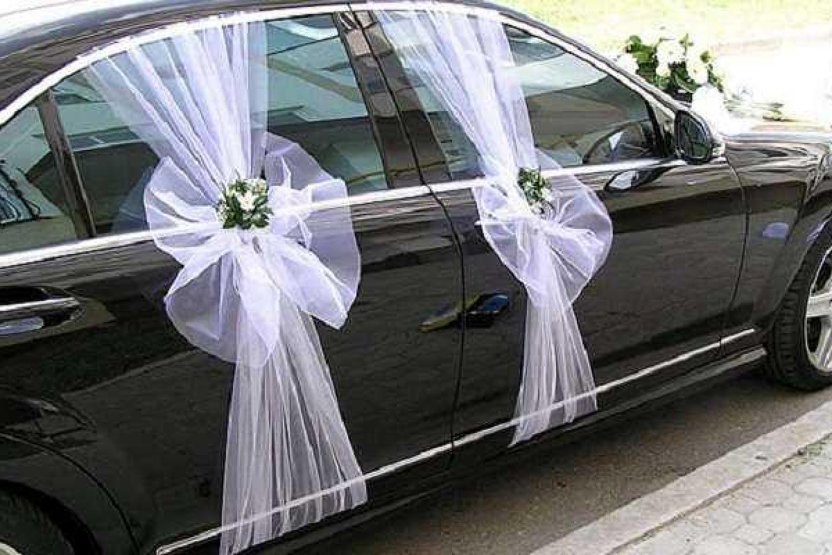 На российской свадьбе вместо фейерверков стреляли из пистолетов