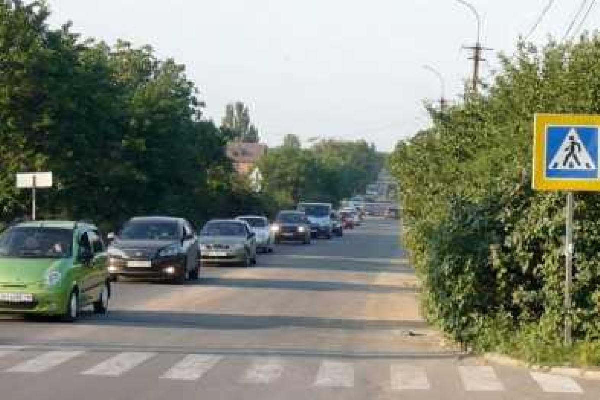 В очереди на выезд из украинского Павлополя простаивало 42 автомобиля 