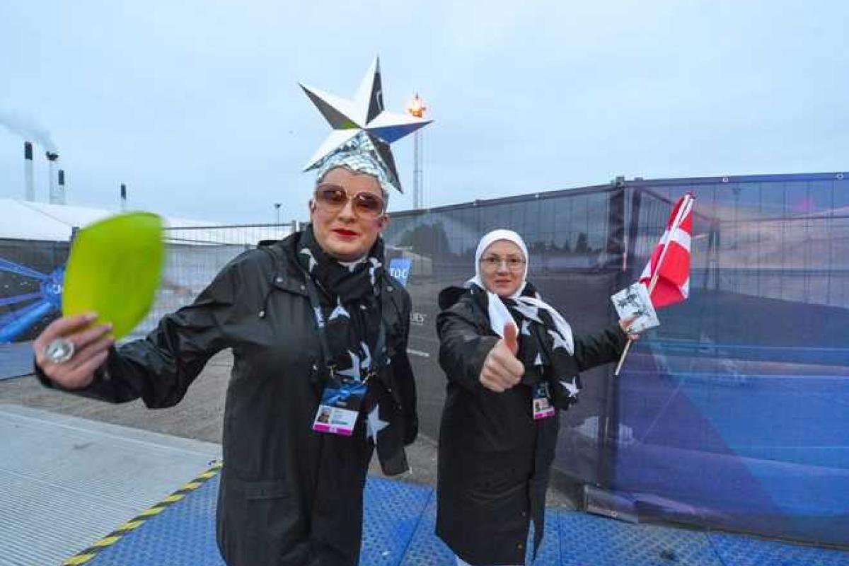 Верка Сердючка любит Яценюка и Ляшко Верка Сердючка любит Яценюка и Ляшко