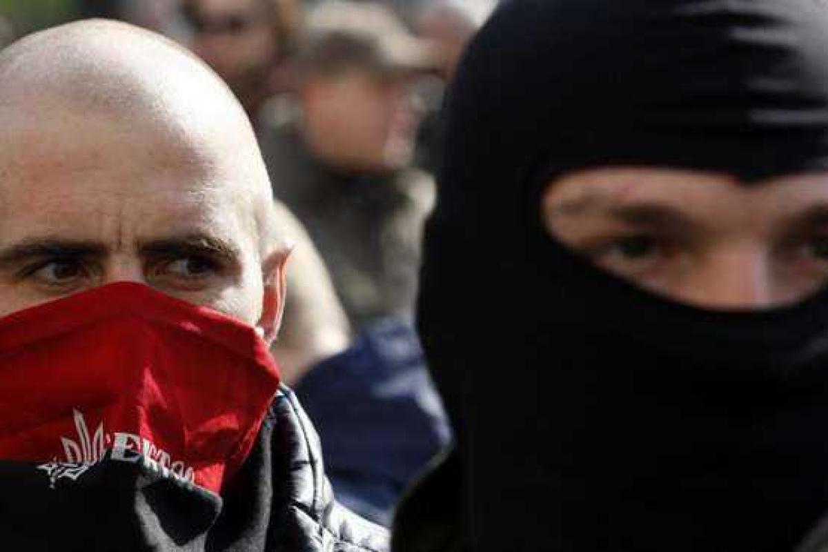 Двух бойцов «Правого сектора» окружили вблизи Мукачево Двух бойцов «Правого сектора» окружили вблизи Мукачево