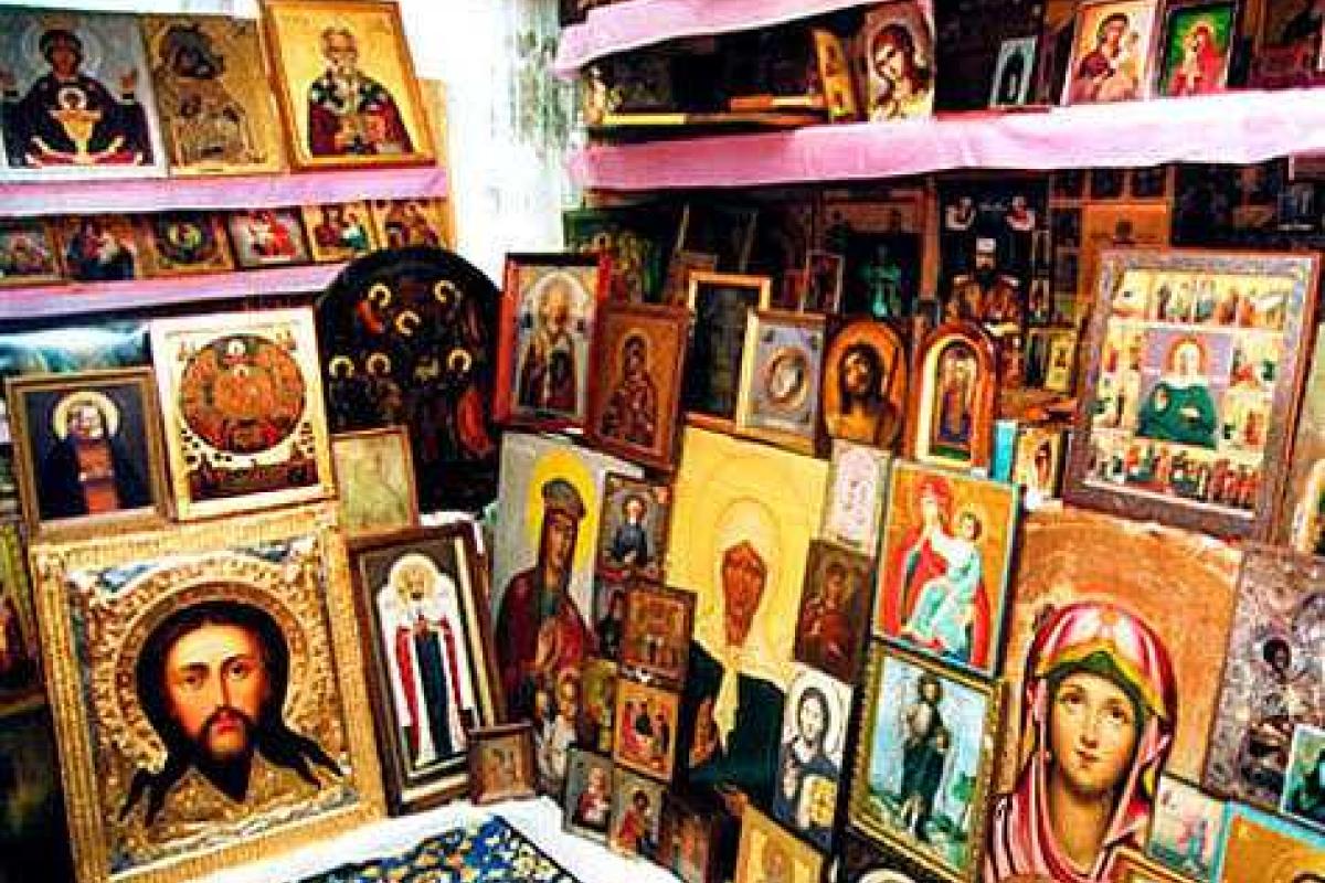 Как выбрать и куда поставить иконы в доме Как выбрать и куда поставить иконы в доме