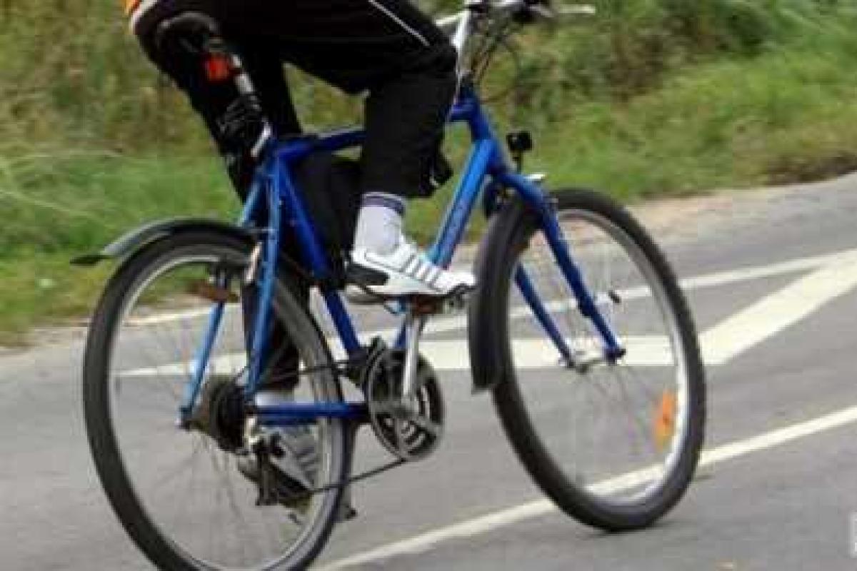 В Мариуполе один пьяный выпал c 3 этажа, а на другого наехал велосипед В Мариуполе один пьяный выпал c 3 этажа, а на другого наехал велосипед